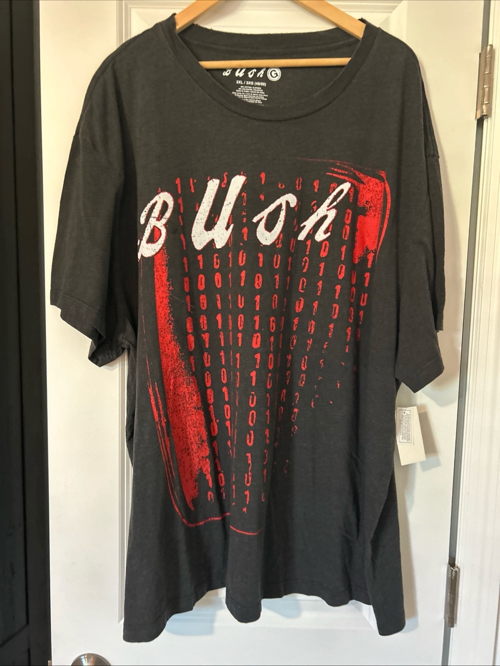 Men's Bush Boxy Band Tour Graphic T-Shirt Sz 3XL Distressed Neckline Hem NWT